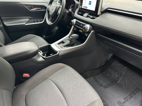 Used 2025 Toyota RAV4 XLE FWD image 21