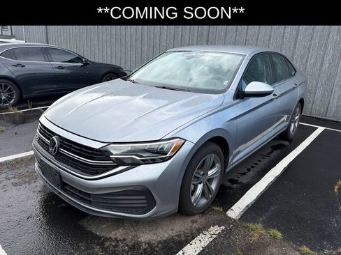 Used 2024 Volkswagen Jetta SE FWD image 1