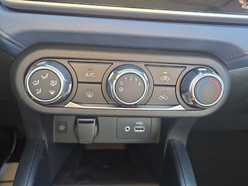 New 2025 Nissan Versa SV image 17