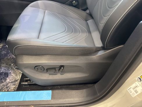 New 2026 Volkswagen Tiguan SE R-Line image 18