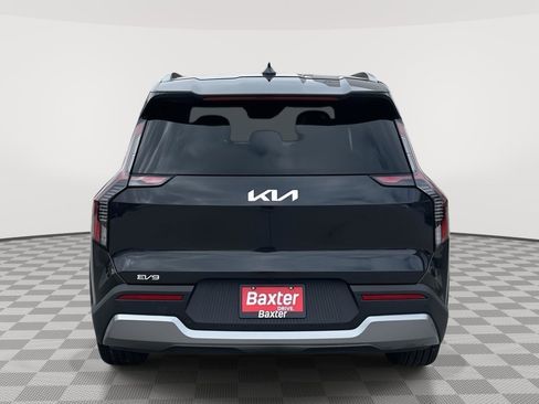 Used 2024 Kia EV9 Wind image 14