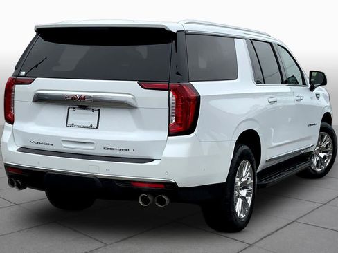 Used 2024 GMC Yukon XL Denali w/ Advanced Technology Package image 12