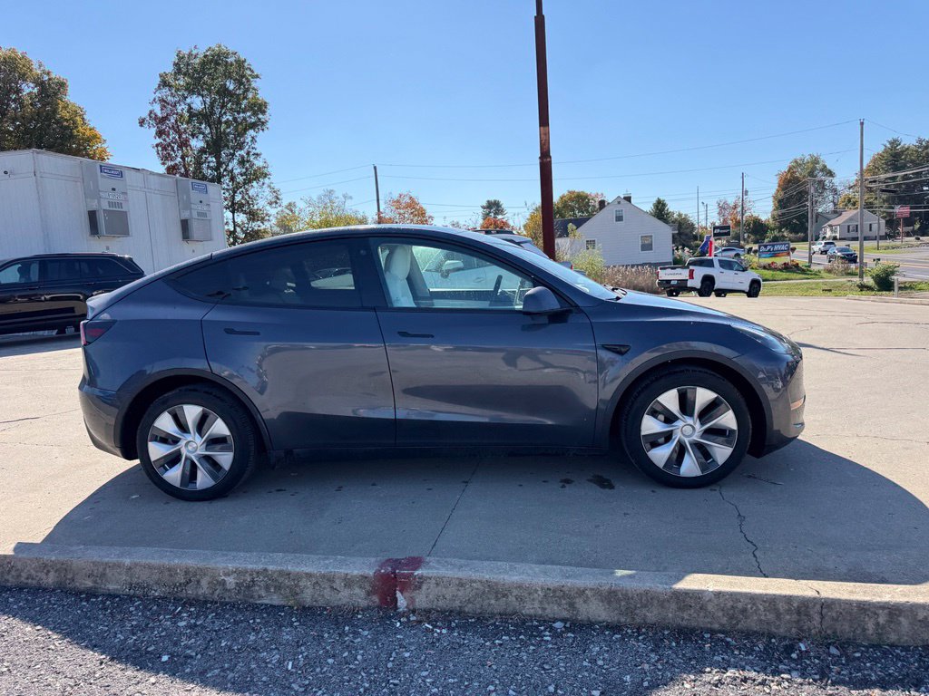 Used 2022 Tesla Model Y Long Range AWD/4WD image 5