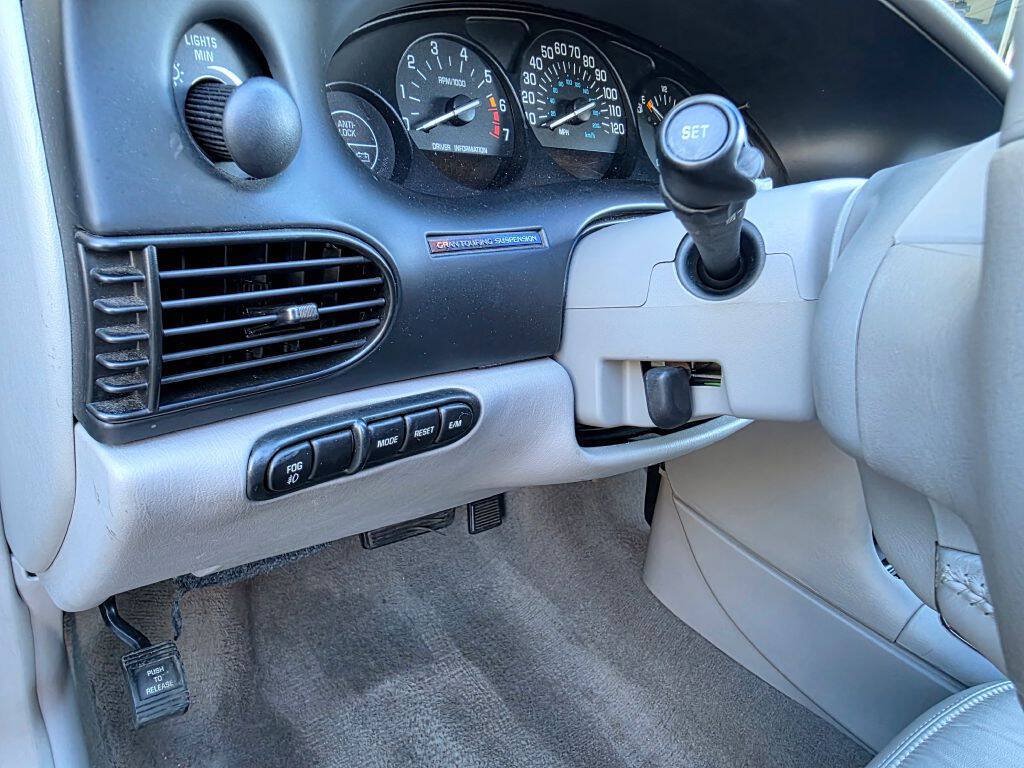 Used 2000 Buick Regal GS w/ GSE Pkg FWD image 10