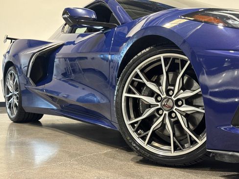 Used 2025 Chevrolet Corvette Stingray Preferred Cpe w/ Z51 Performance Package RWD image 3