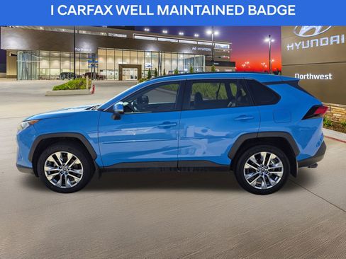 Used 2021 Toyota RAV4 XLE Premium image 8