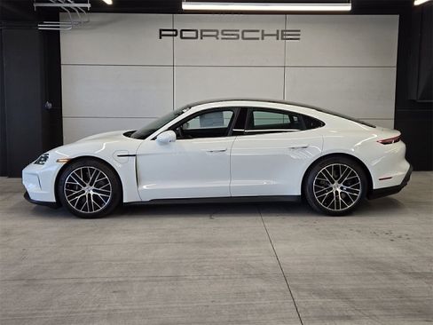 Used 2025 Porsche Taycan image 2