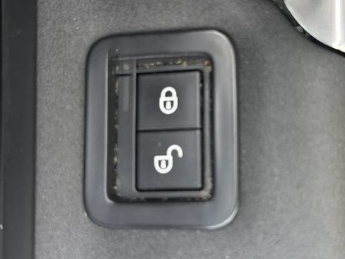 Used 2016 Land Rover Discovery Sport HSE AWD/4WD image 26
