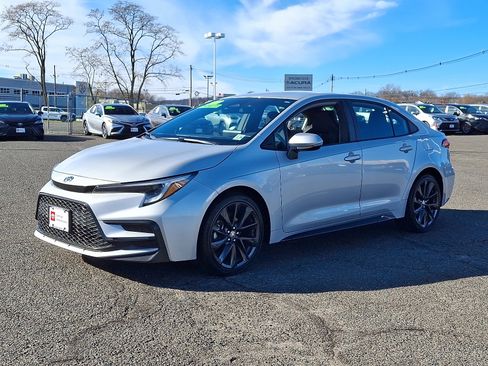 Certified 2023 Toyota Corolla SE image 3