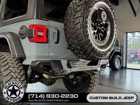 Used 2026 Jeep Wrangler Unlimited Rubicon AWD/4WD image 12