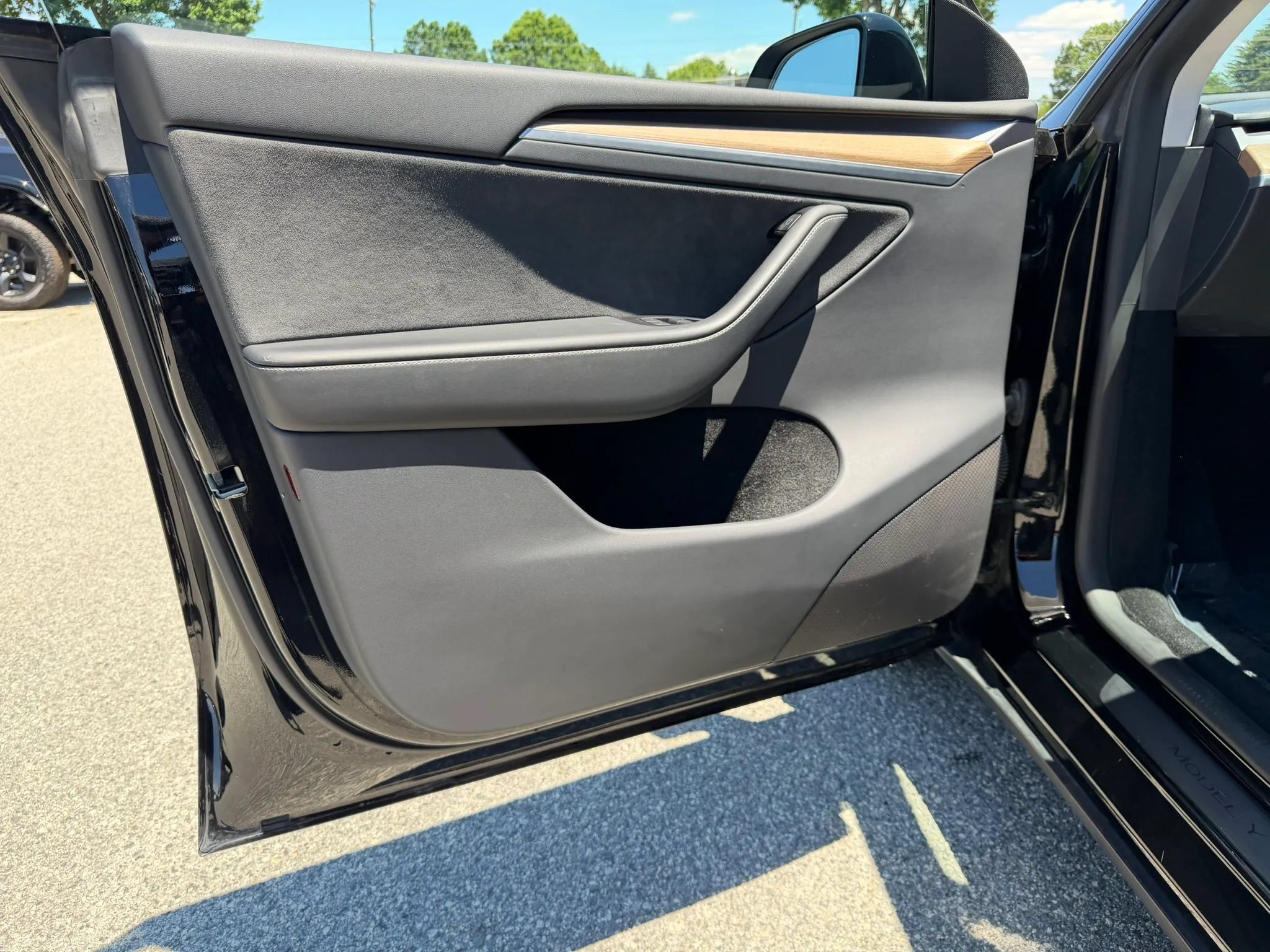 Used 2023 Tesla Model Y Long Range AWD/4WD image 8