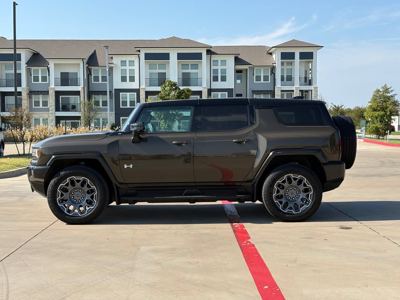 Used 2026 GMC Hummer EV SUV AWD/4WD image 4