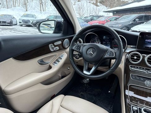 Used 2017 Mercedes-Benz C 300 4MATIC Sedan image 37