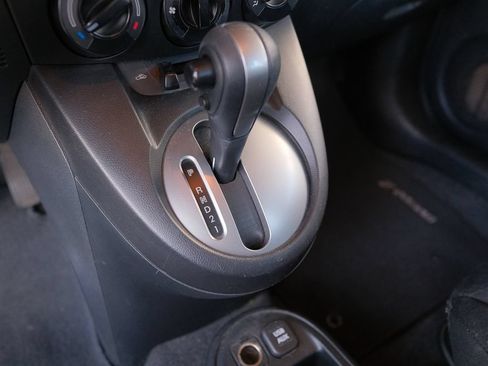 Used 2014 MAZDA MAZDA2 Sport FWD image 18