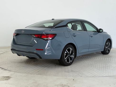 Used 2025 Nissan Sentra SV FWD image 9