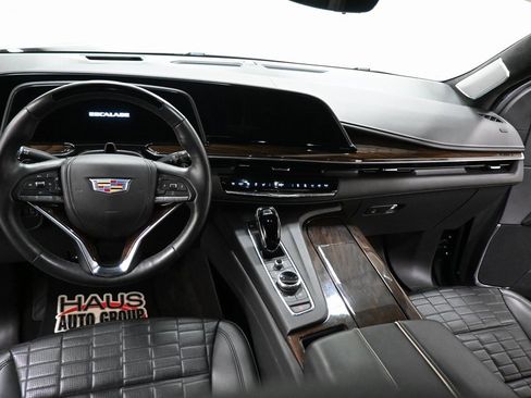 Used 2023 Cadillac Escalade ESV Sport Platinum image 5
