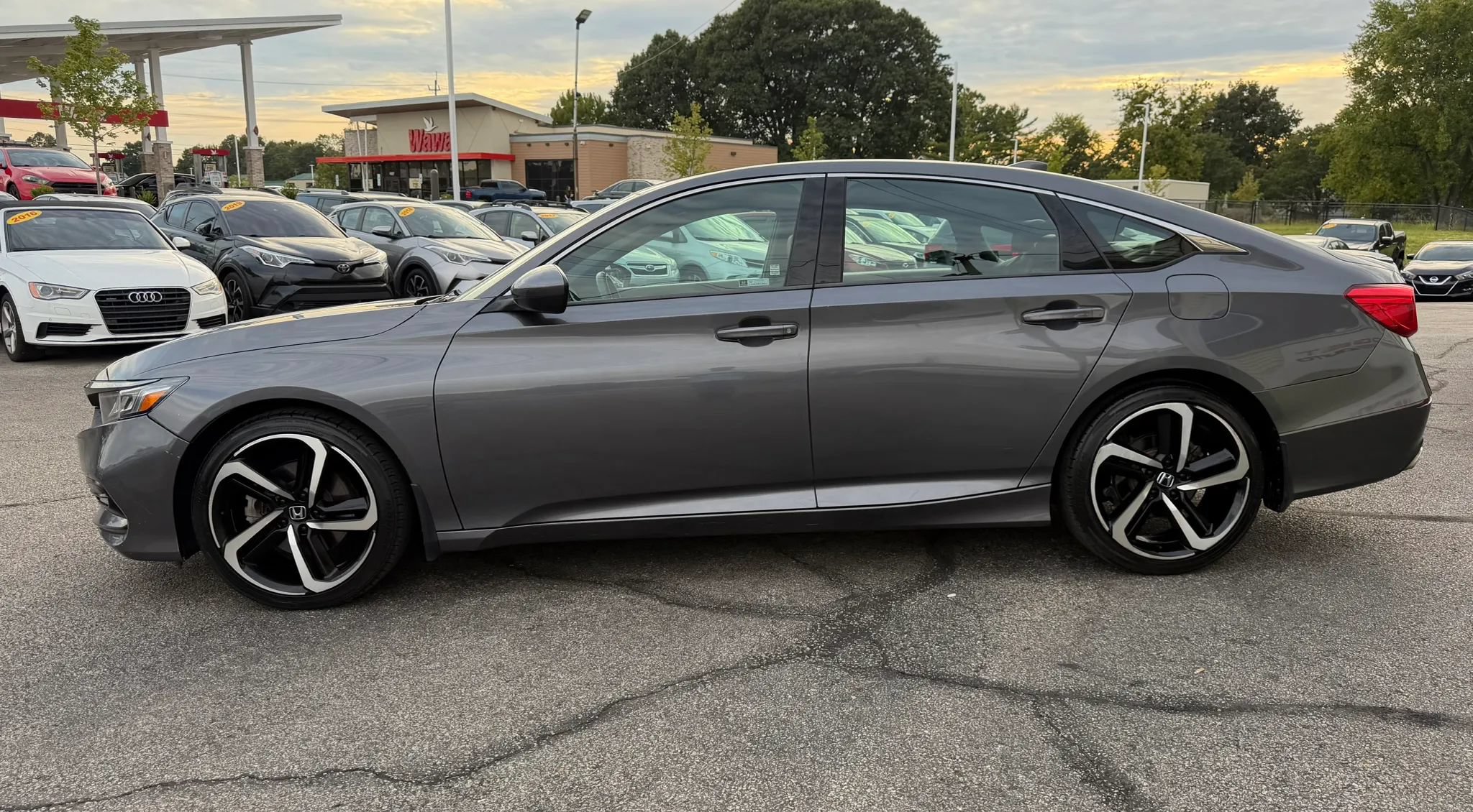 Used 2018 Honda Accord Sport image 2