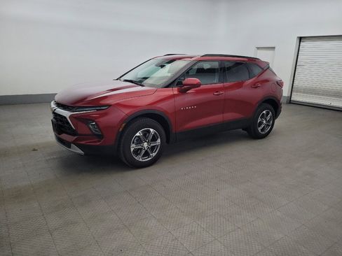 Used 2023 Chevrolet Blazer LT w/ Convenience Package FWD image 2
