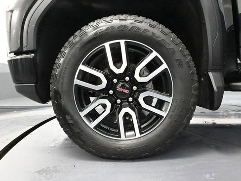 Used 2025 GMC Sierra 1500 AT4 w/ AT4 Premium Package image 20