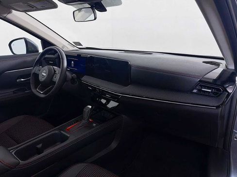 Certified 2025 Nissan Kicks SR AWD/4WD image 24
