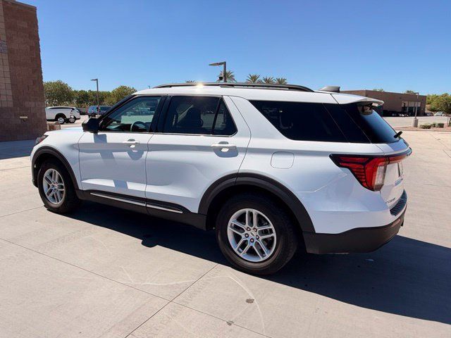 Used 2025 Ford Explorer Active RWD image 10