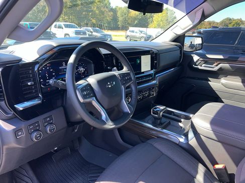 Used 2024 Chevrolet Silverado 1500 LT Trail Boss image 15