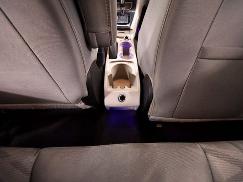 Used 2013 Ford Fiesta SE image 17