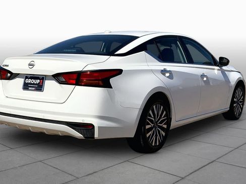 Used 2025 Nissan Altima 2.5 SV FWD image 13