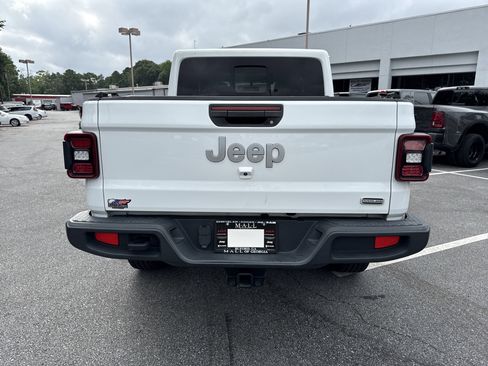 Used 2021 Jeep Gladiator Overland image 7