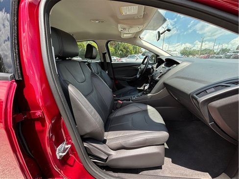 Used 2015 Ford Focus SE w/ Equipment Group 201A FWD image 33