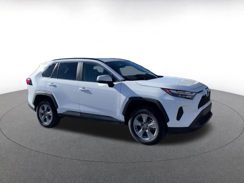 Used 2025 Toyota RAV4 XLE image 2