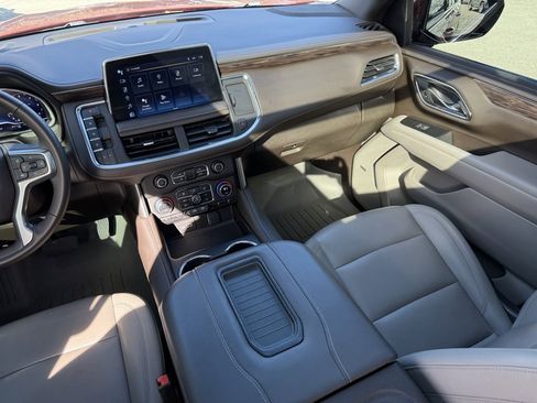 Used 2023 Chevrolet Suburban Z71 w/ Z71 Off-Road Package image 36