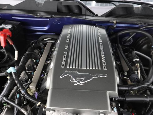 Used 2010 Ford Mustang GT Premium RWD image 18