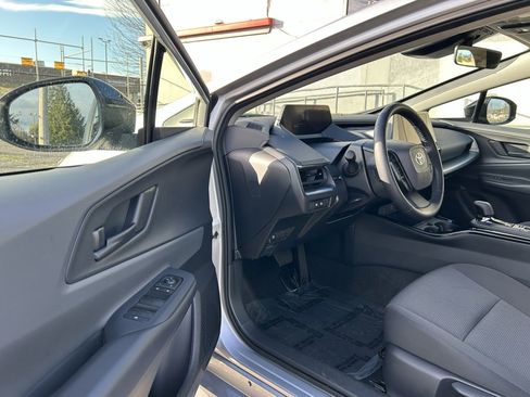 Certified 2025 Toyota Prius LE image 9