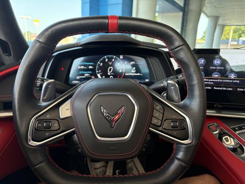 Used 2023 Chevrolet Corvette Stingray Premium Conv w/ Z51 Performance Package RWD image 17