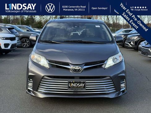 Used 2018 Toyota Sienna XLE image 7