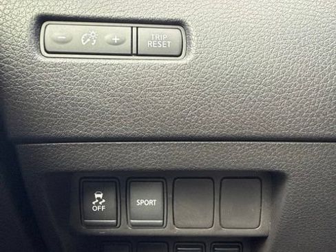 Used 2016 Nissan Rogue SV w/ SV Moonroof Package AWD/4WD image 14