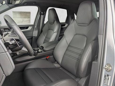 New 2026 Porsche Cayenne image 5