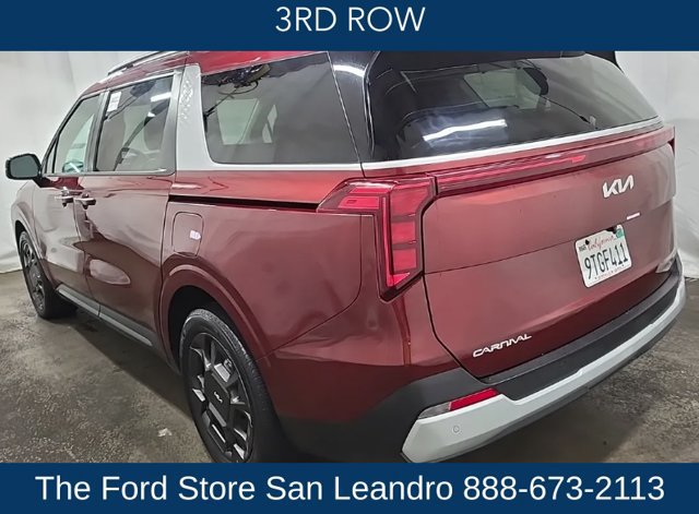 Used 2025 Kia Carnival EX FWD image 5
