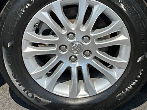 Used 2016 Toyota Sienna XLE w/ XLE Navigation Package image 9