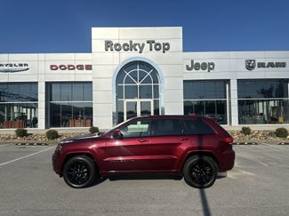 Used 2020 Jeep Grand Cherokee Altitude image 1