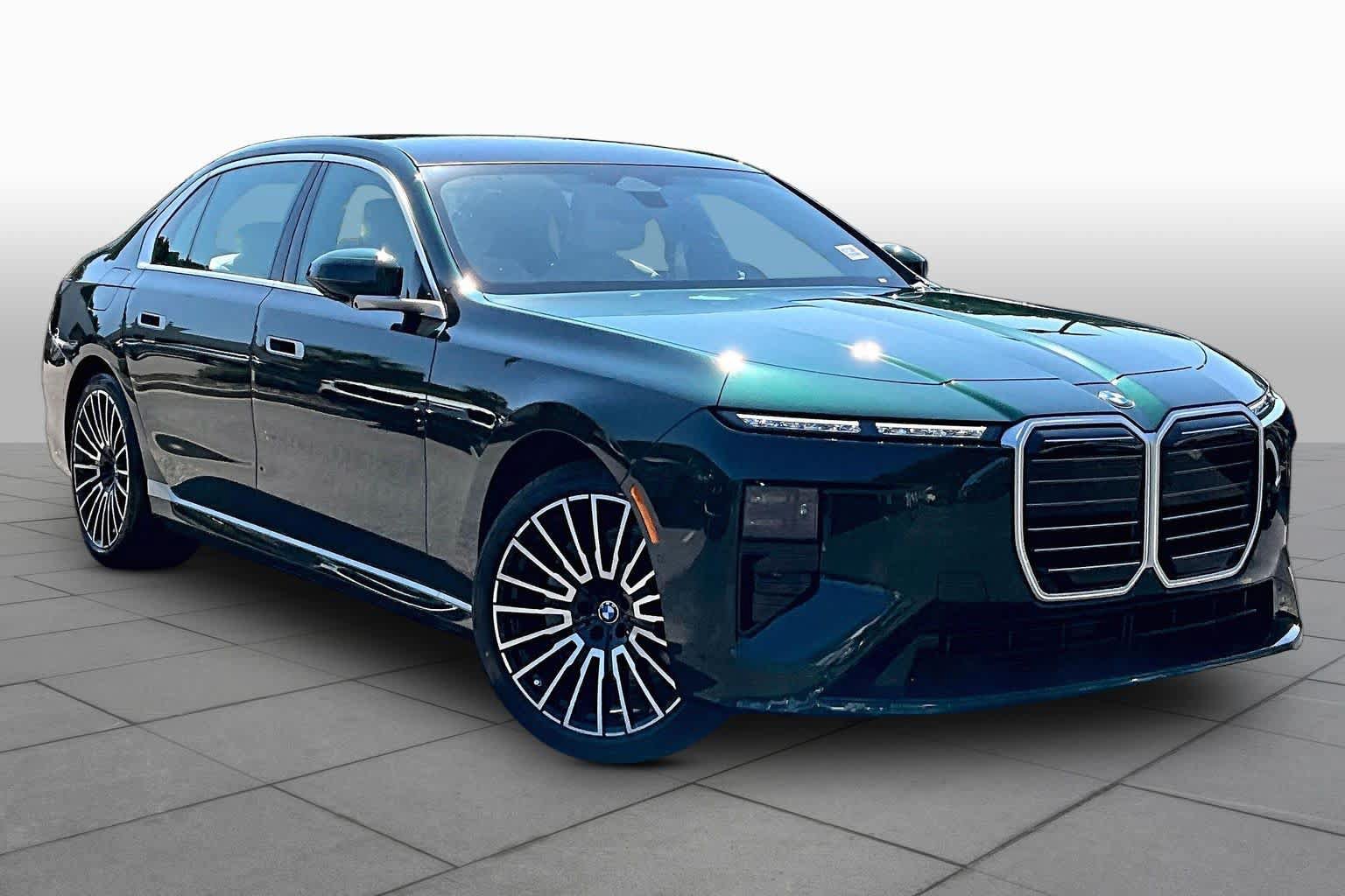 New 2027 BMW 740i w/ Executive Package RWD image 2