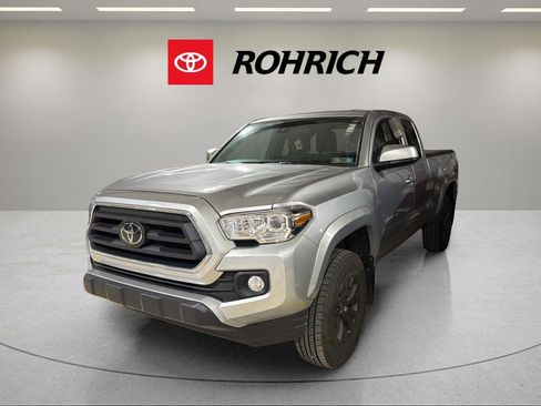 Certified 2022 Toyota Tacoma SR5 w/ SR5 Appearance Package (SM) AWD/4WD image 1