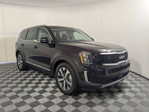 Used 2022 Kia Telluride EX w/ EX Premium Package FWD image 4
