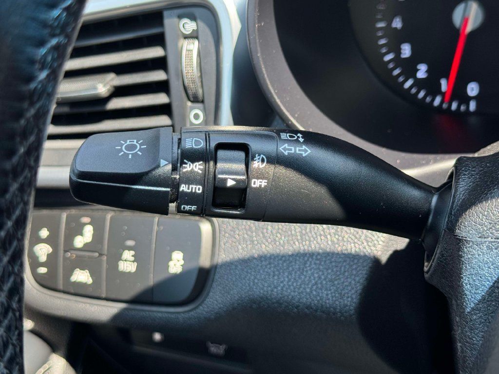 Used 2016 Kia Sorento SX w/ SXL Technology Package AWD/4WD image 22