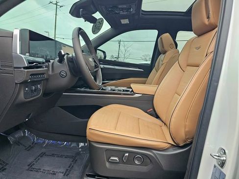 Used 2025 Cadillac Escalade Premium Luxury w/ Touring Package image 22