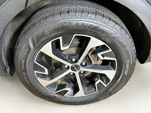 Used 2023 Kia Sportage EX image 11