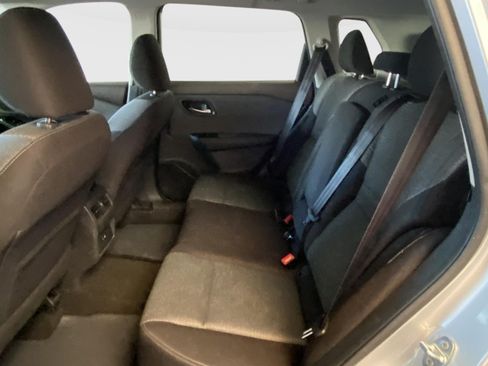 Used 2022 Nissan Rogue SV AWD/4WD image 15