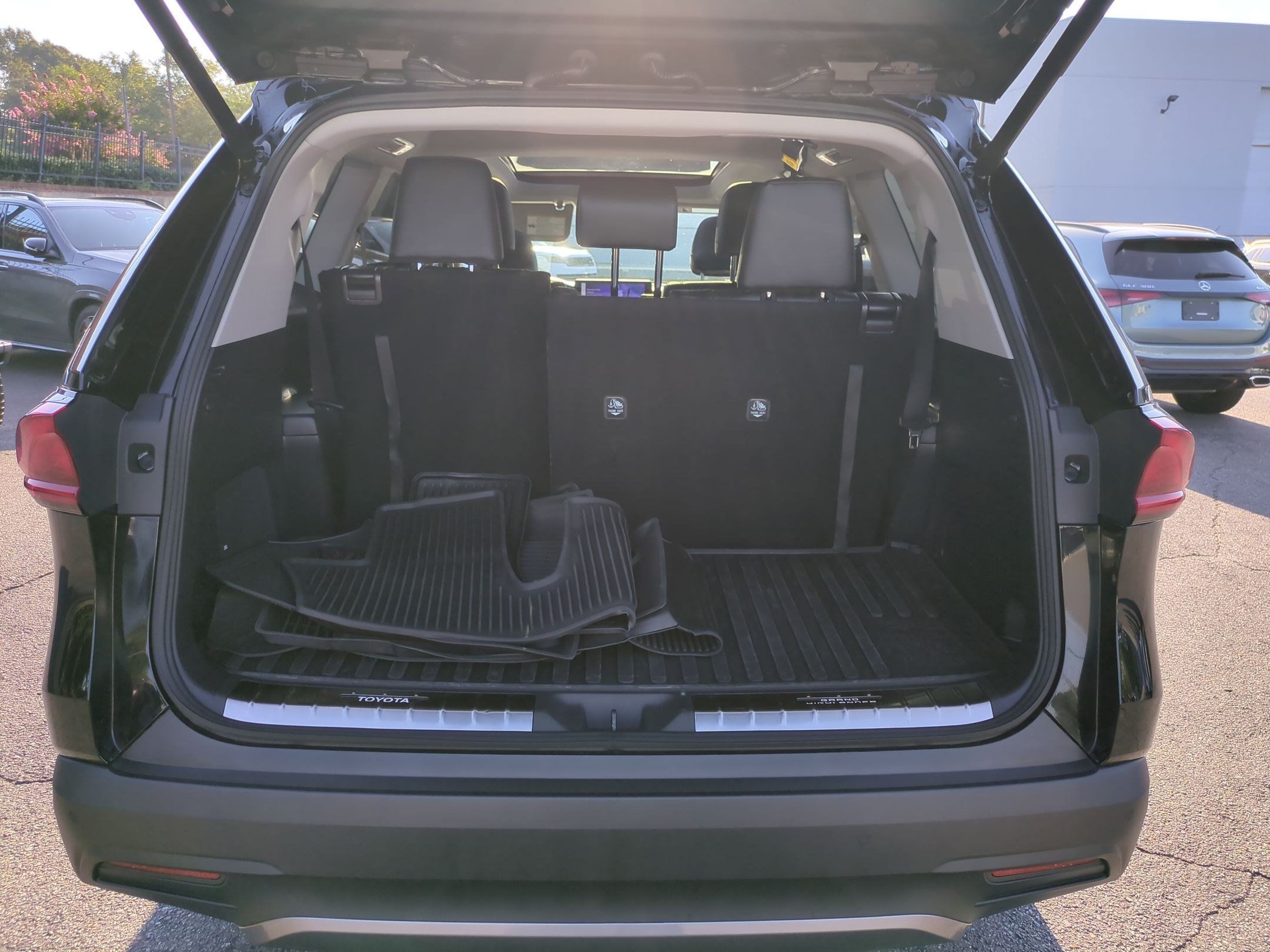 Used 2025 Toyota Grand Highlander FWD image 30