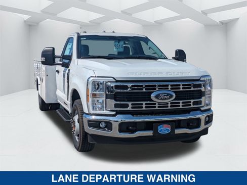 New 2024 Ford F350 XL w/ XL Chrome Package image 3